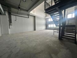 Carros Centre (D25), Factory #632862951
